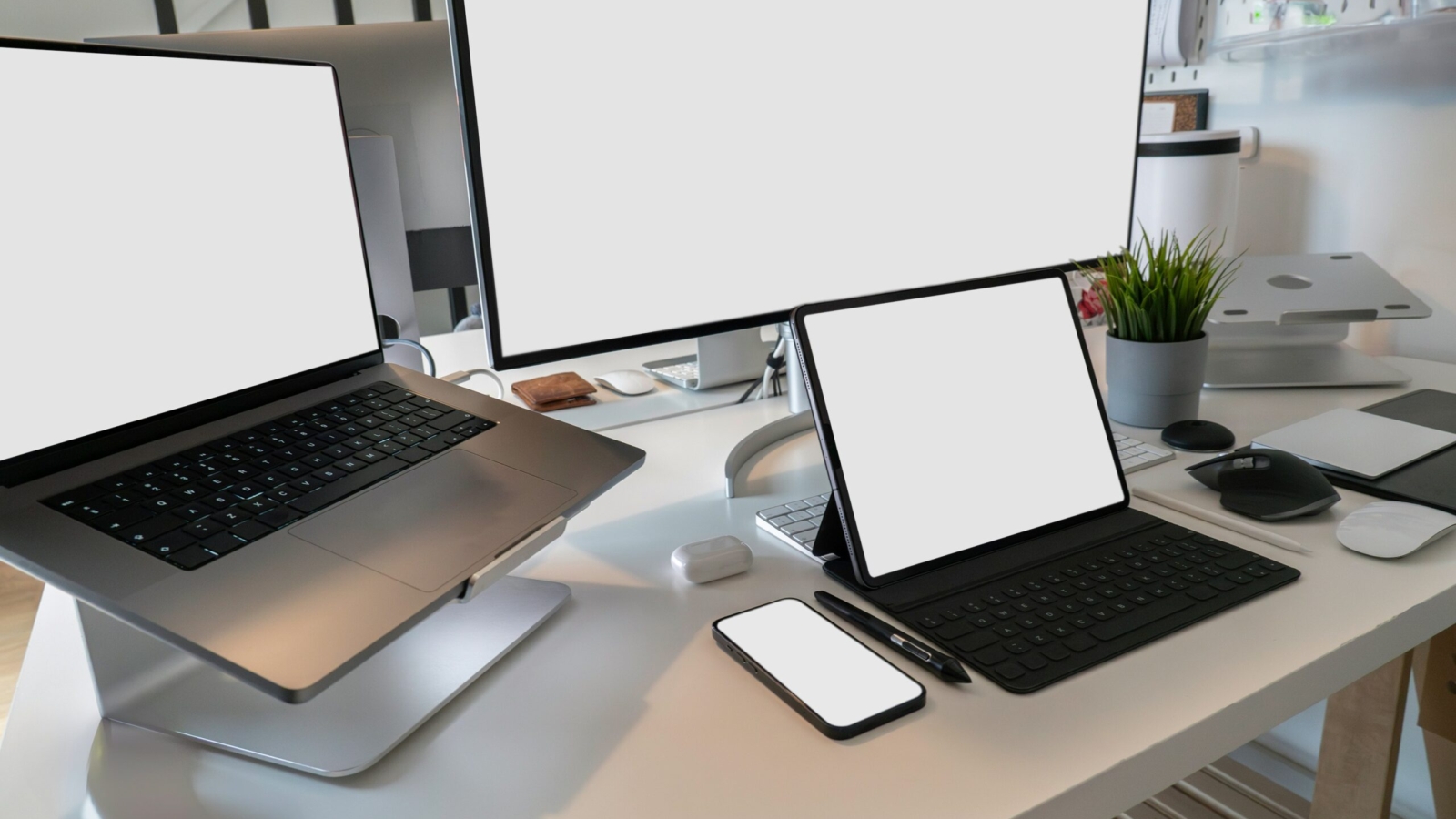 jakub-zerdzicki-z0xdapnPMJ8-unsplash